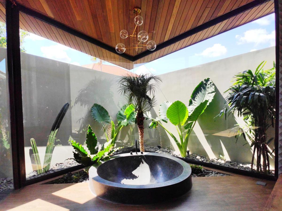 Villa Feh Bali By House Of Winds - Neo Tropical Eden Near Canggu Керобокан Экстерьер фото